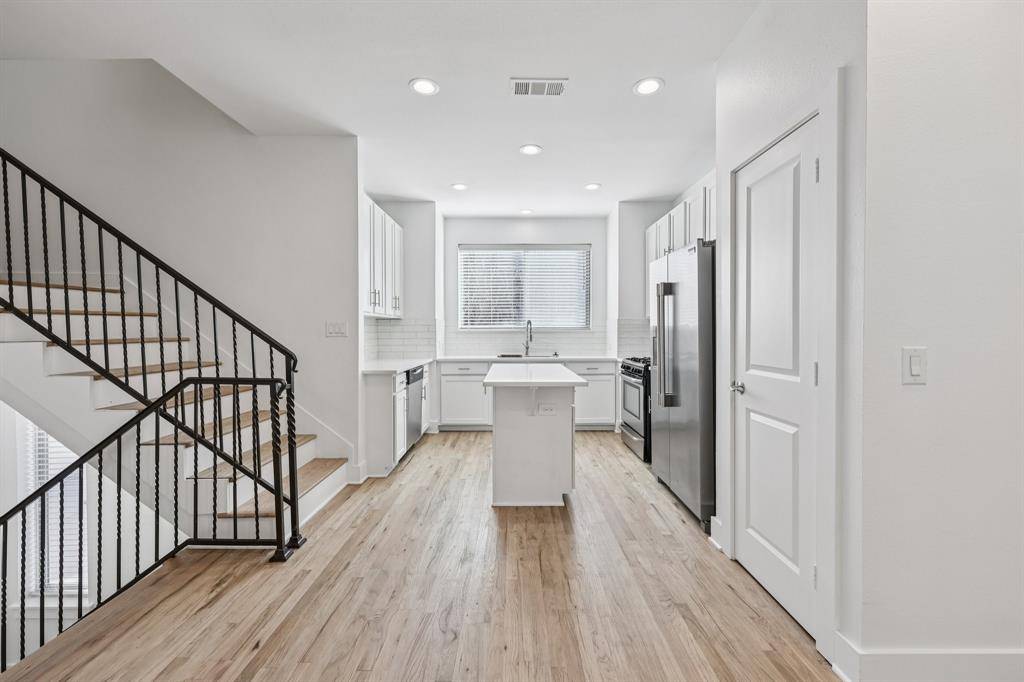 1511 Bluff Ridge Way, Dallas, TX 75206