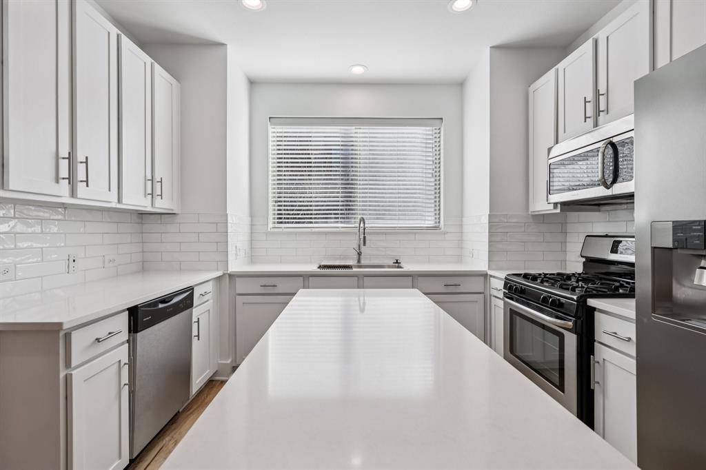 1511 Bluff Ridge Way, Dallas, TX 75206