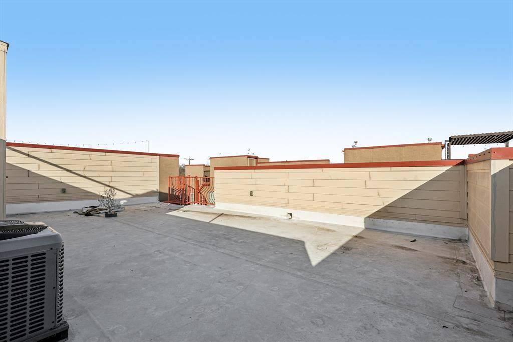 1511 Bluff Ridge Way, Dallas, TX 75206