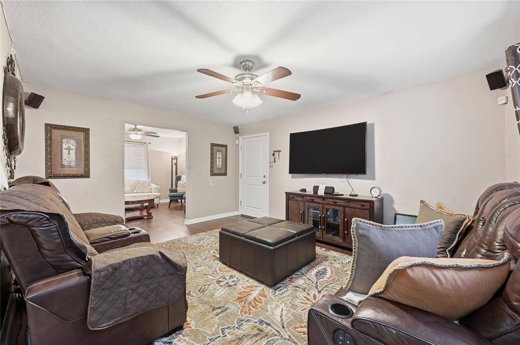 6805 Wagonet Road, Forest Hill, TX 76140