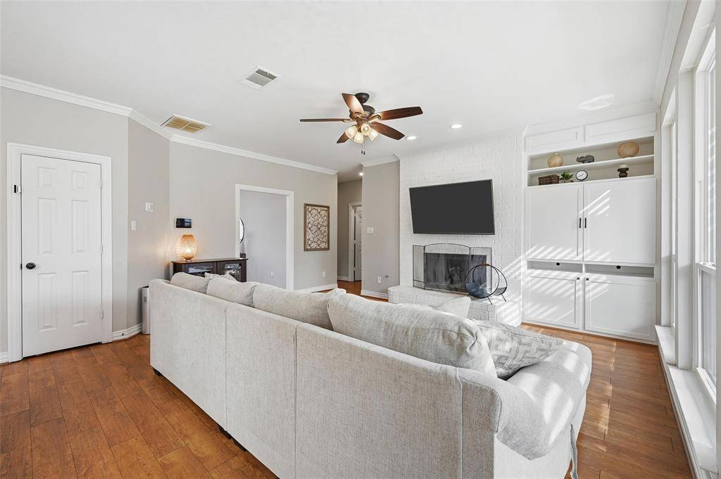 3848 Walden Way, Dallas, TX 75287