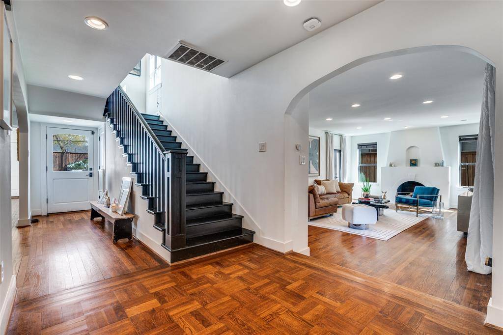 1126 Lausanne Avenue, Dallas, TX 75208