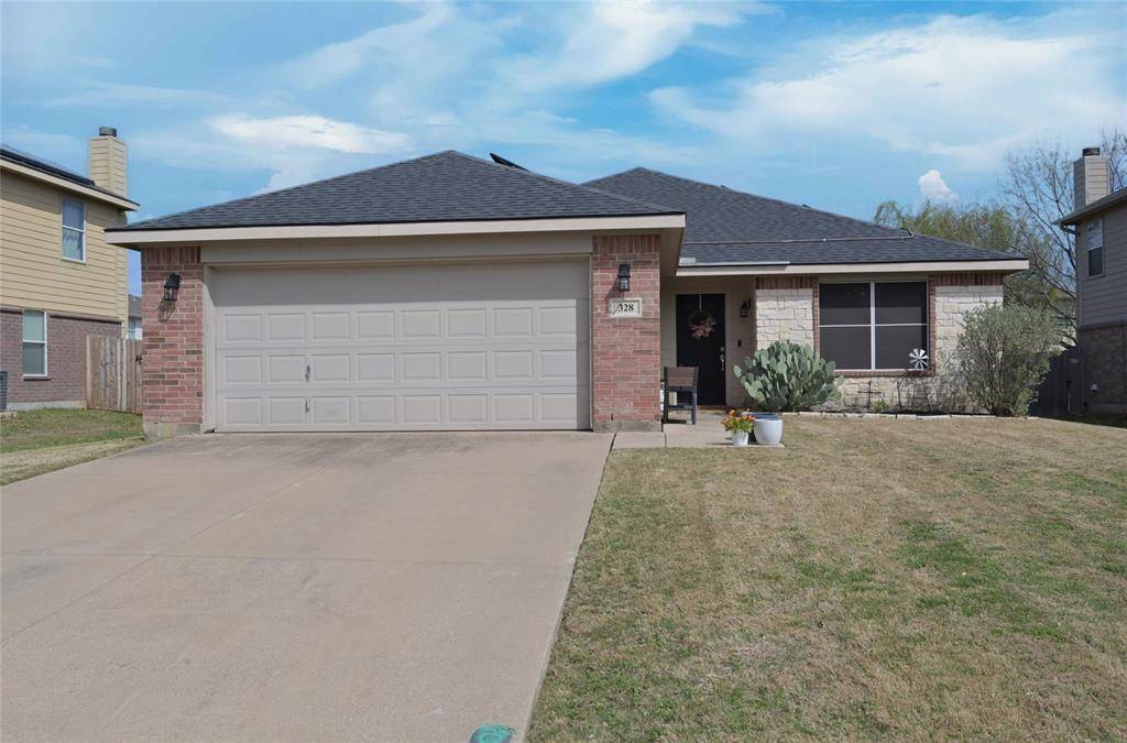 328 Saddlebrook Drive, Krum, TX 76249