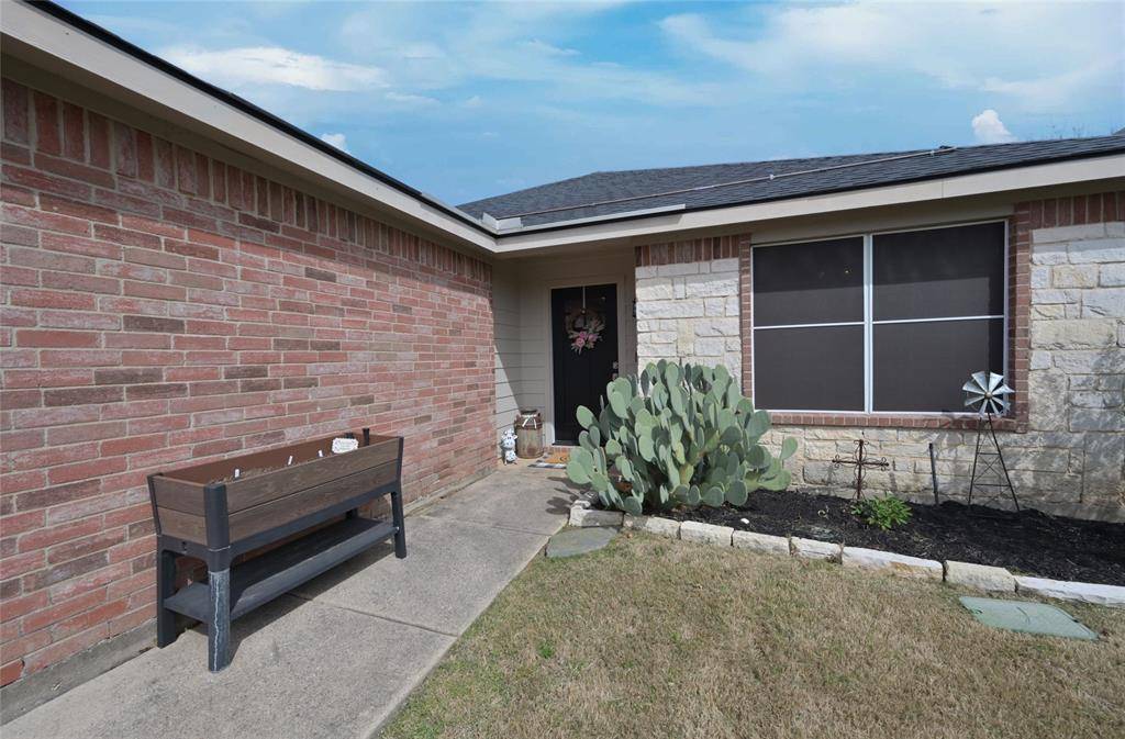 328 Saddlebrook Drive, Krum, TX 76249