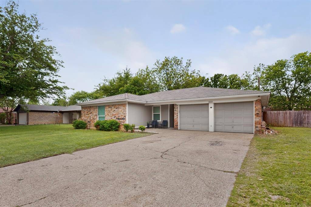 2013 Pebblecreek Drive, Cleburne, TX 76033