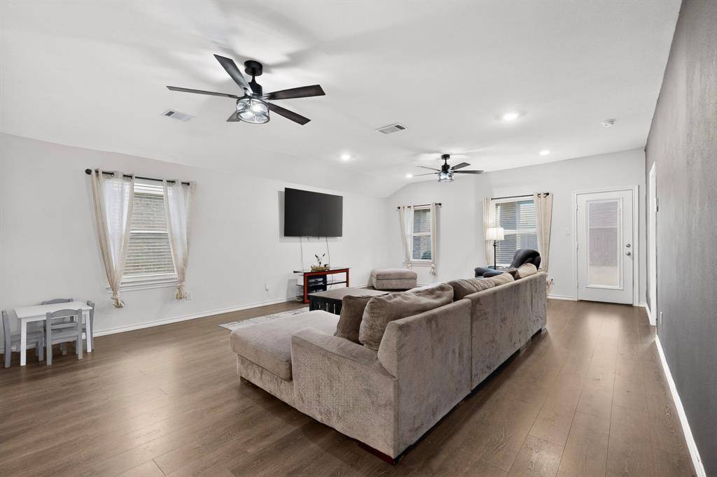 2945 Roper Street, Royse City, TX 75189