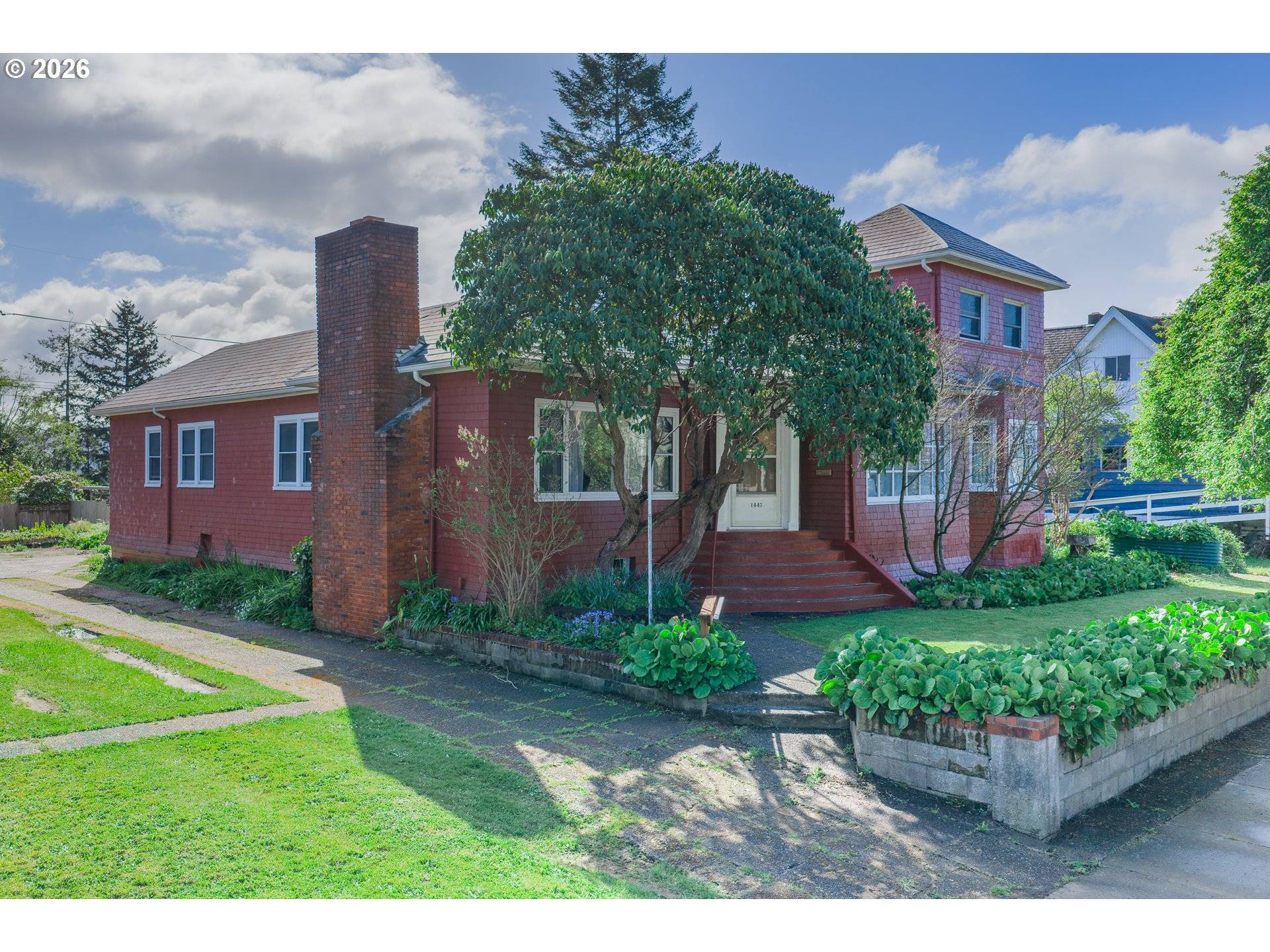 1447 SHERMAN AVE, North Bend, OR 97459