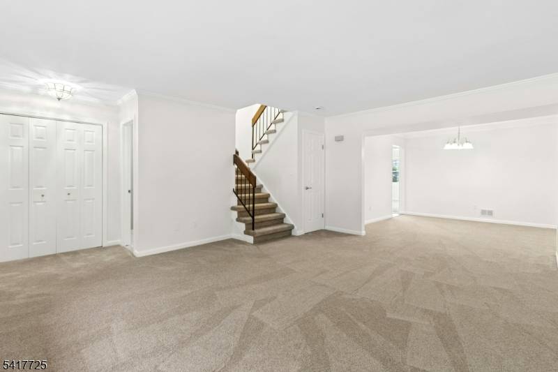 28 Wareham Ct, Scotch Plains Twp., NJ 07076