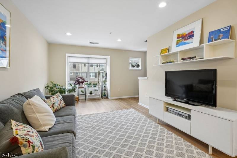 55 Greenbrook Dr #55, Bloomfield Twp., NJ 07003