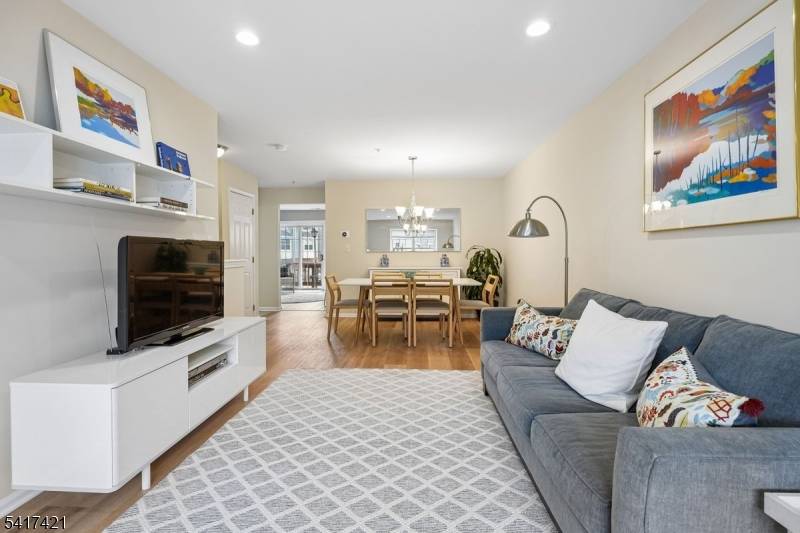 55 Greenbrook Dr #55, Bloomfield Twp., NJ 07003