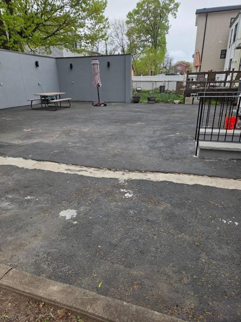 136 Hobson St, Newark City, NJ 07112