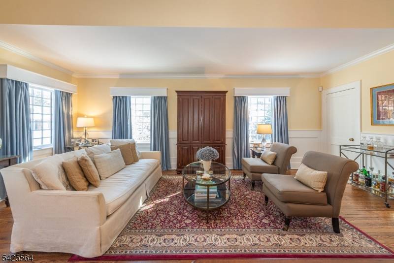 37 Colles Ave, Morristown Town, NJ 07960