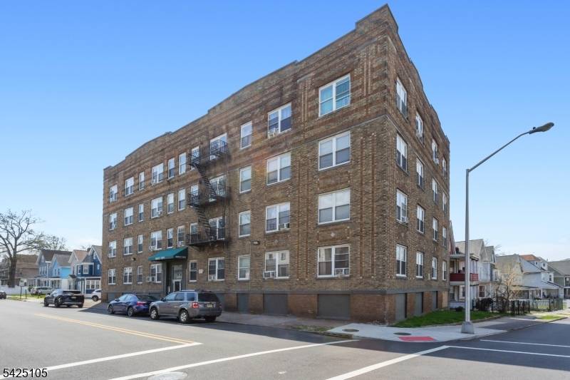 133 N Maple Ave #405, East Orange City, NJ 07017