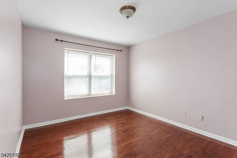 133 N Maple Ave #405, East Orange City, NJ 07017