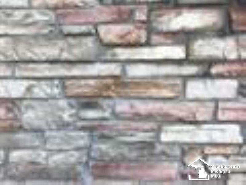 507 Mackinaw TRL, Luna Pier, MI 48157