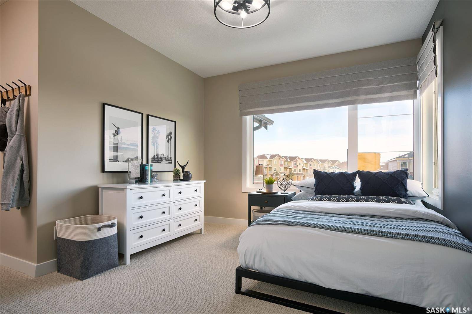 1112 Camden GARDENS, White City, SK S4L 0G1