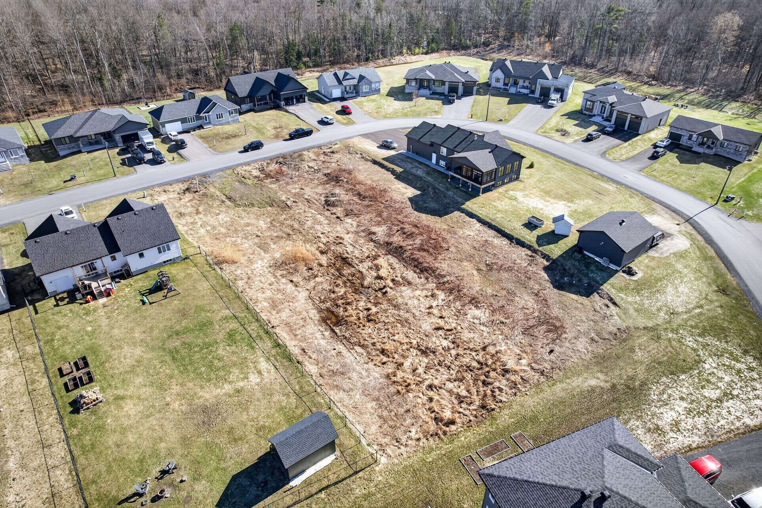 253 Roxanne ST, Clarence-rockland, ON K0A 1N0