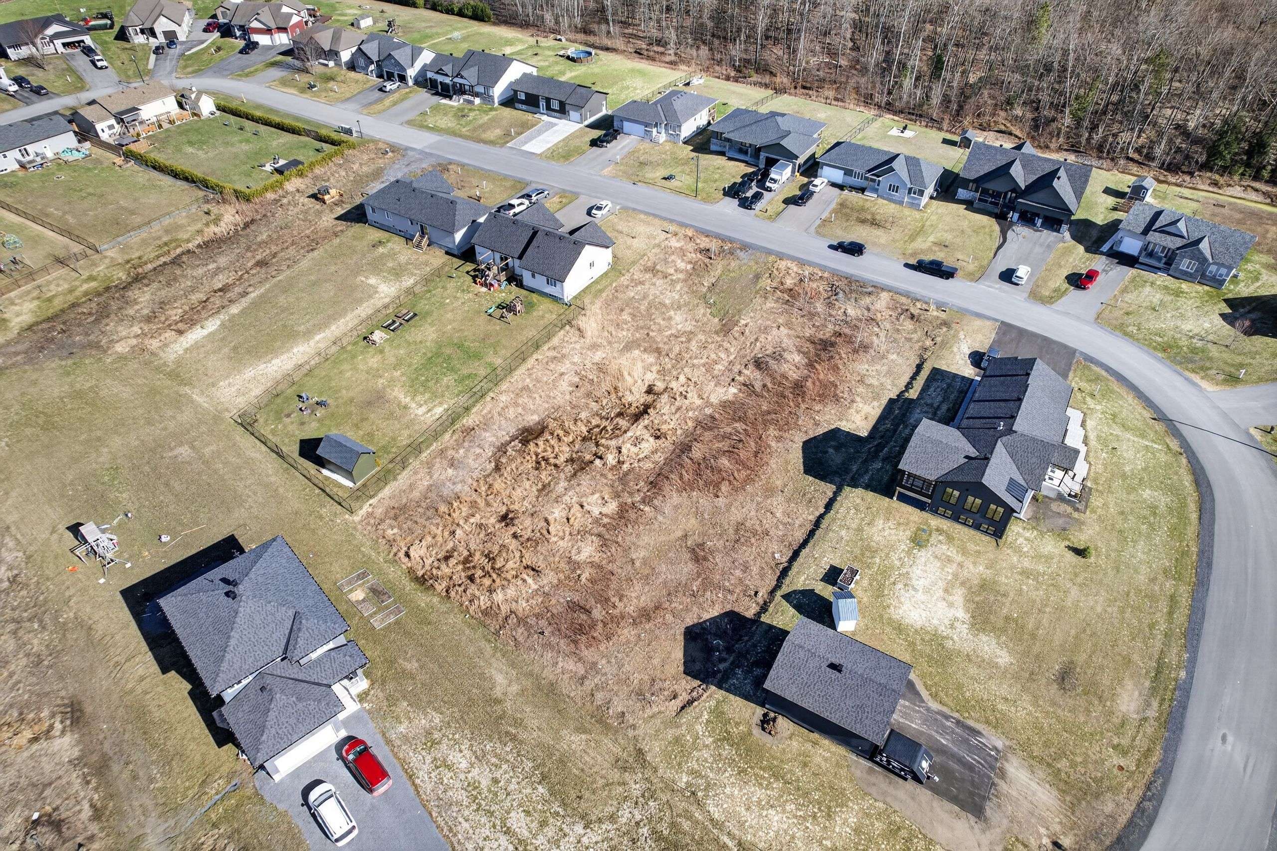 253 Roxanne ST, Clarence-rockland, ON K0A 1N0