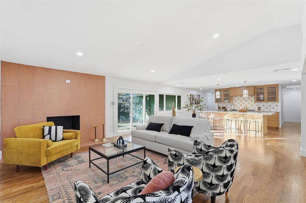 4007 Echo Glen Drive, Dallas, TX 75244