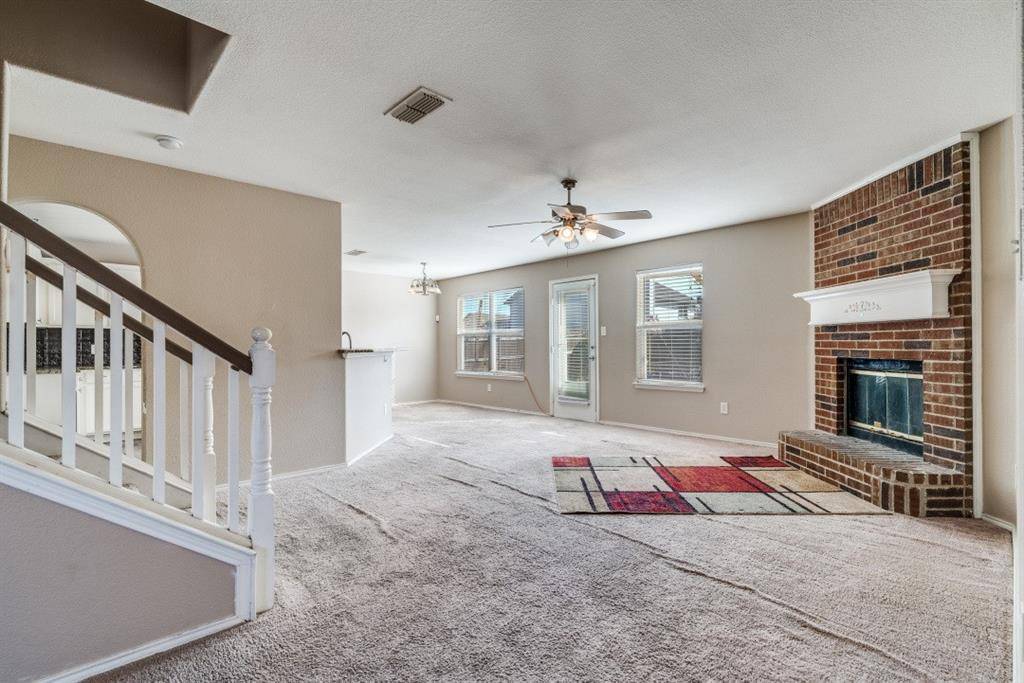 424 Heritage Drive, Crowley, TX 76036