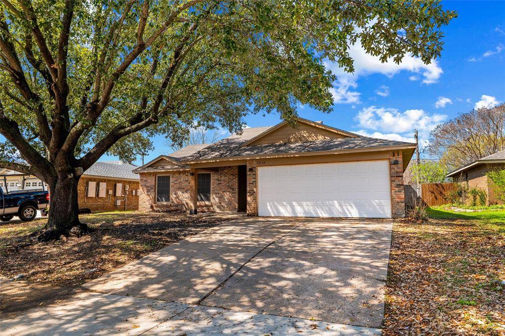 4238 Emerson Drive, Grand Prairie, TX 75052