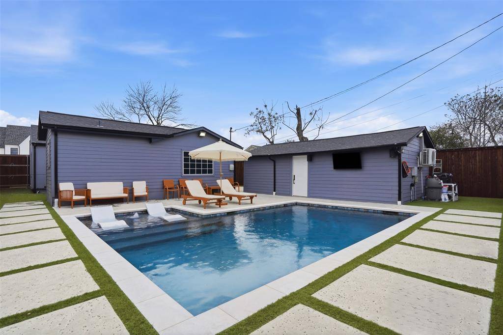 4527 Newmore Avenue, Dallas, TX 75209