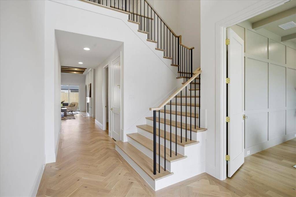 5043 Linnet Lane, Dallas, TX 75209