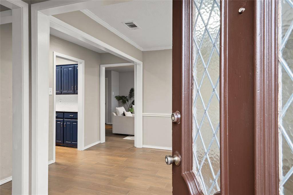 1710 Sylvan Drive, Arlington, TX 76012