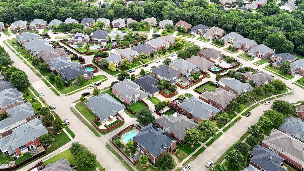 1810 Winterberry Trail, Garland, TX 75040