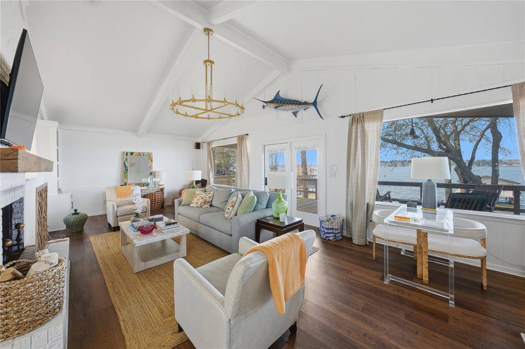 124 Shoreline Drive, Mabank, TX 75156