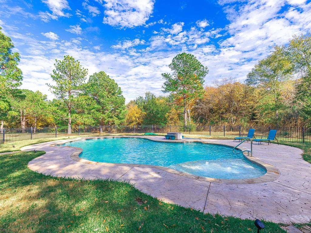 1606 S Hyde Park Avenue, Denison, TX 75020