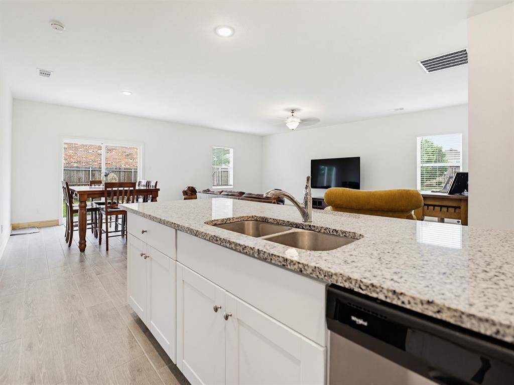 1533 Ancer Way, Fort Worth, TX 76052