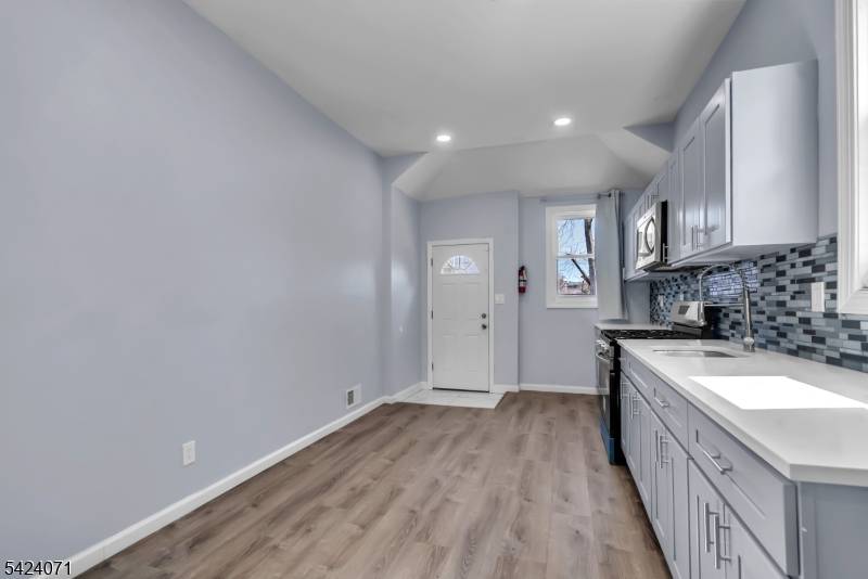 162 S Clinton St, East Orange City, NJ 07018