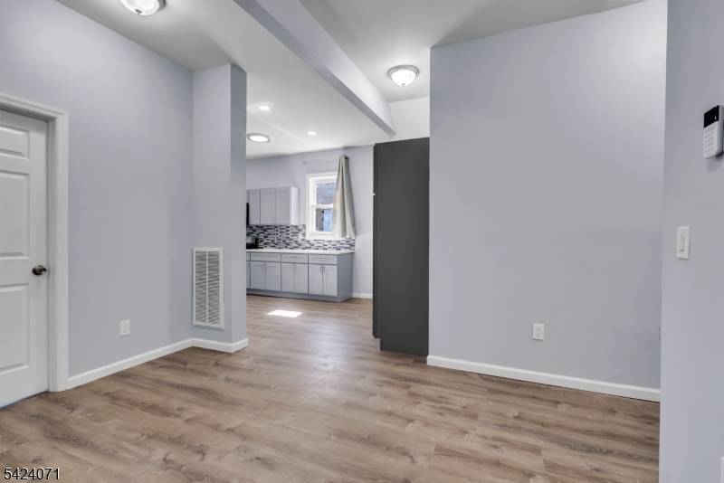 162 S Clinton St, East Orange City, NJ 07018