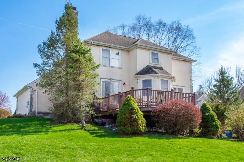 13 Witherwood Dr, Hardyston Twp., NJ 07419