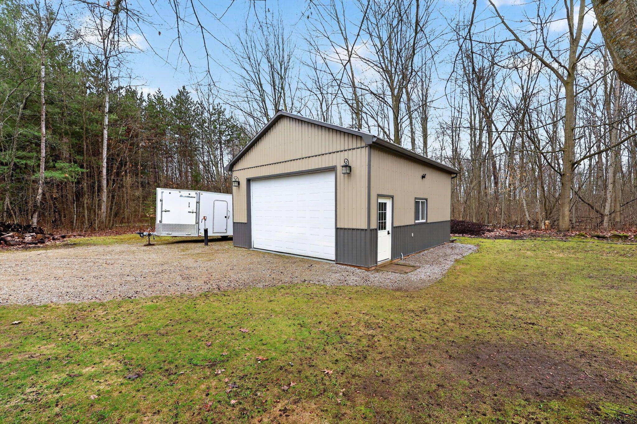 2 Cindy LN, Adjala-tosorontio, ON L0M 1M0