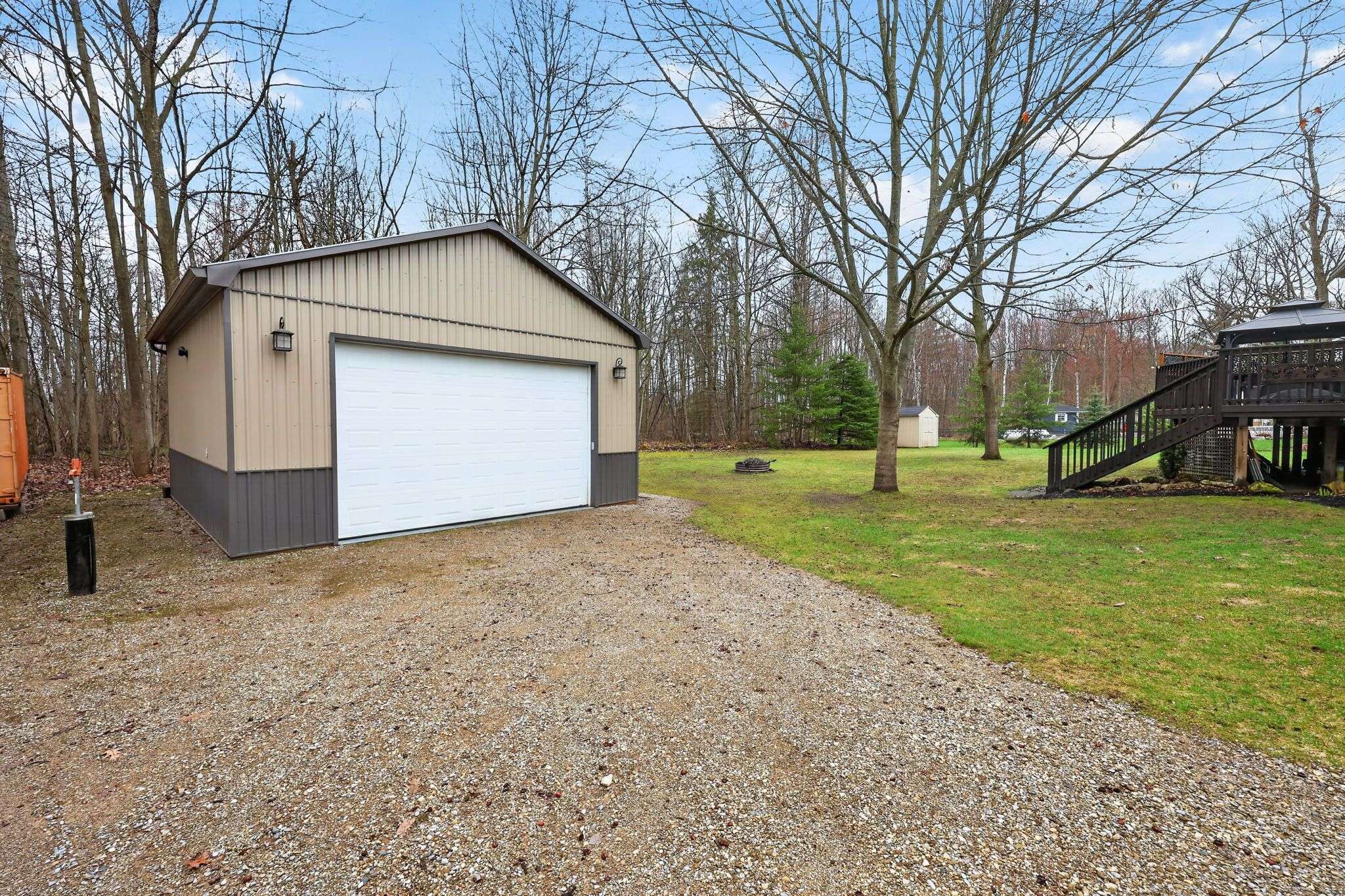 2 Cindy LN, Adjala-tosorontio, ON L0M 1M0