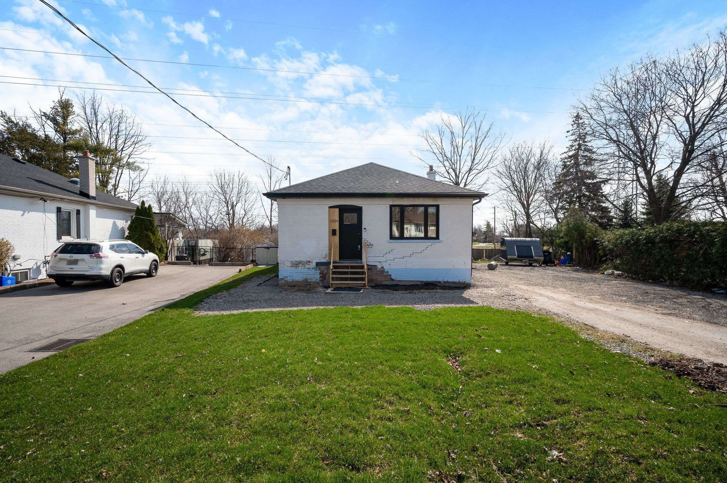 1339 Augustine DR, Burlington, ON L7P 2M9