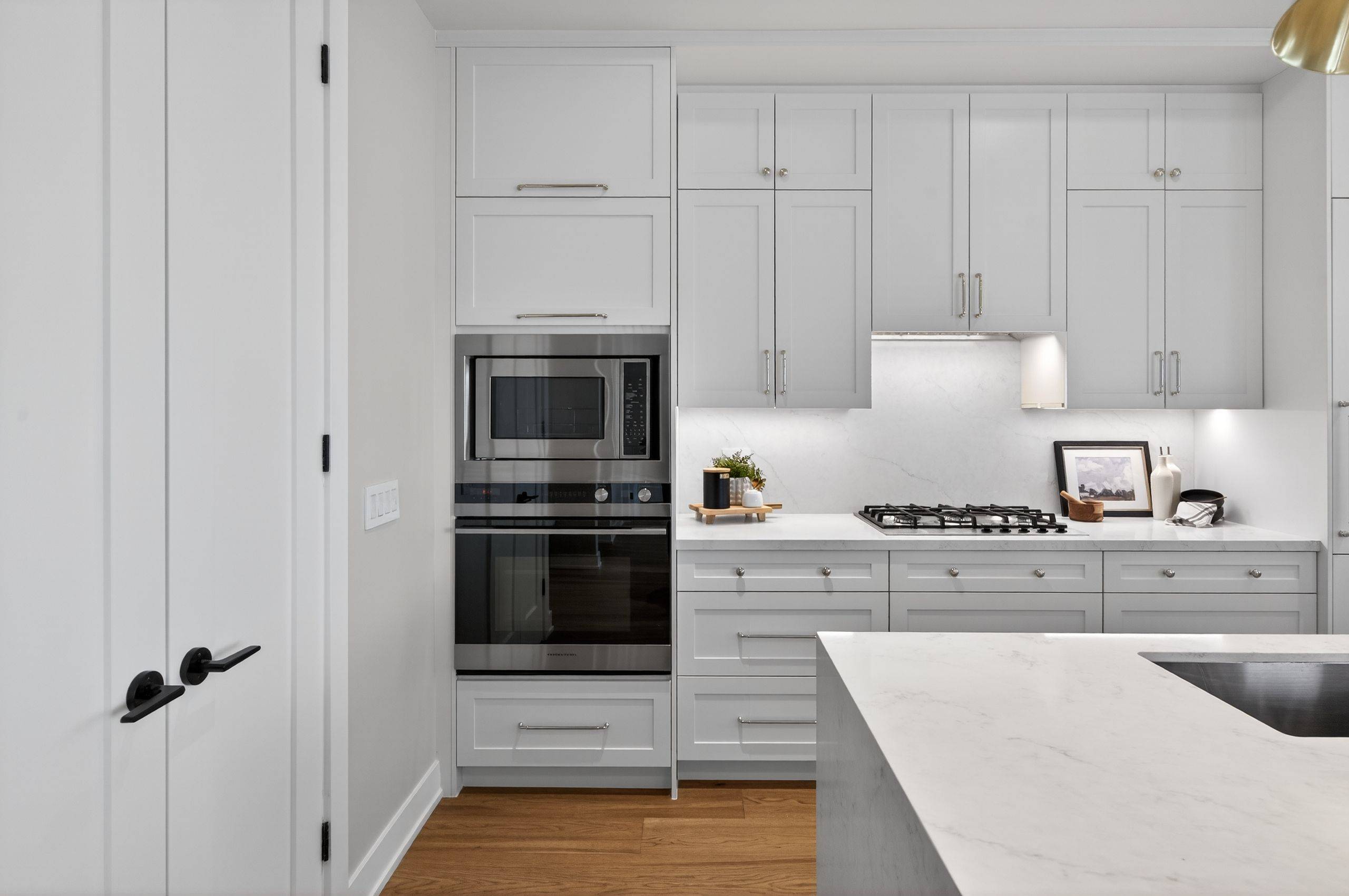 123 Maurice DR #401, Oakville, ON L6K 2W6