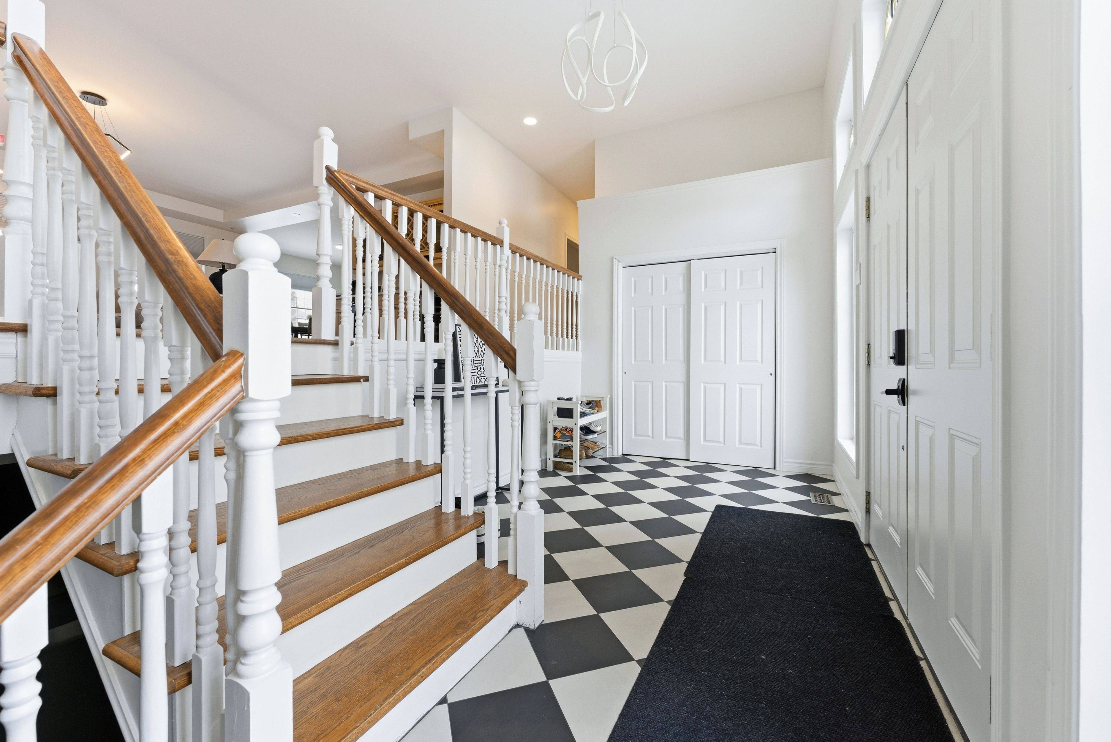 107 Country Charm DR, Belleville, ON K0K 2V0