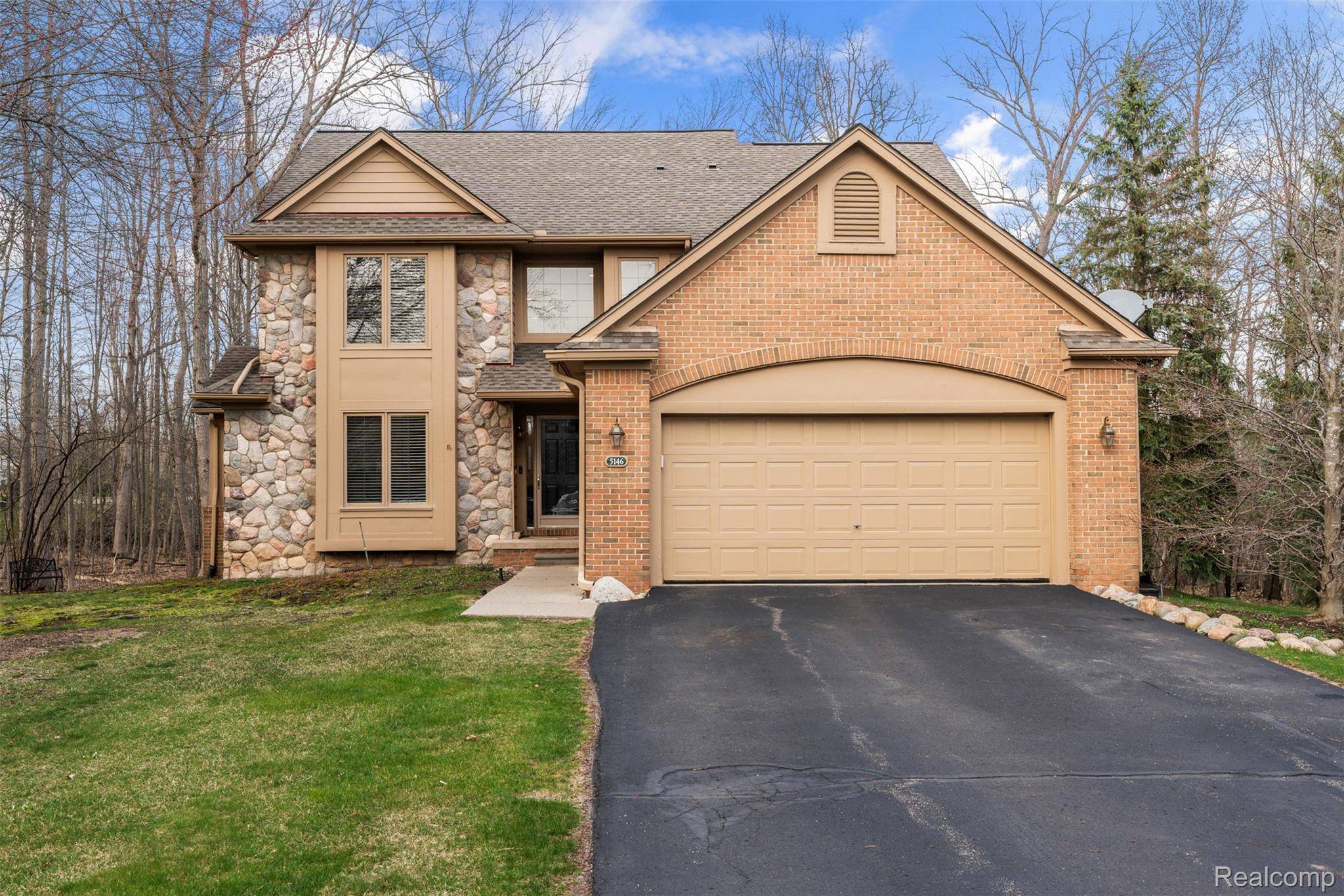 5146 Lagoons CIR #22, West Bloomfield Charter Township, MI 48323