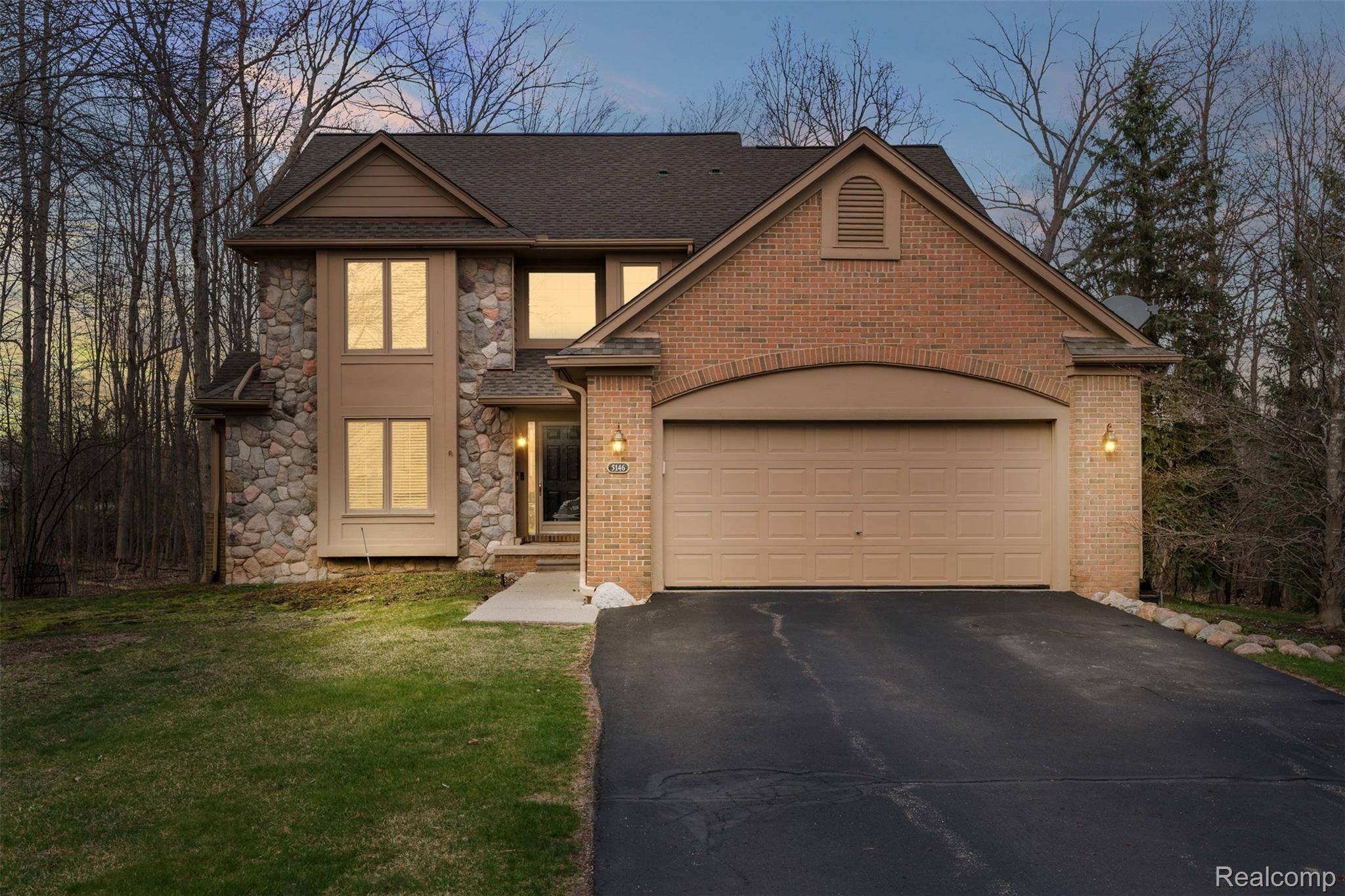 5146 Lagoons CIR #22, West Bloomfield Charter Township, MI 48323
