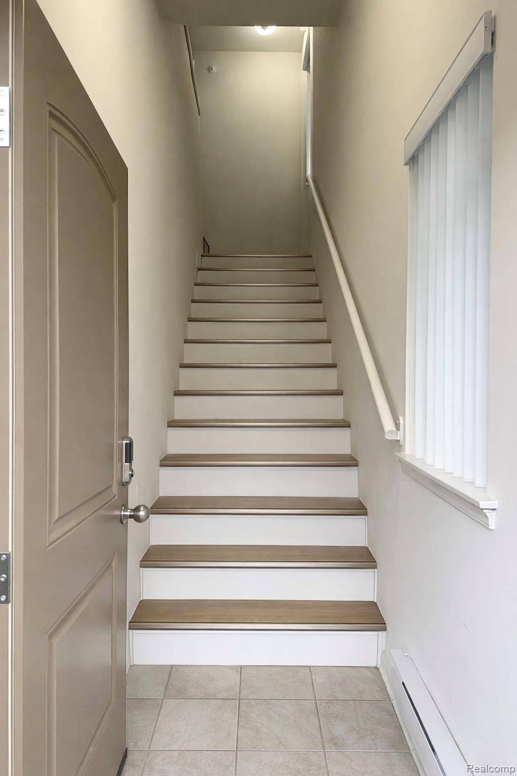 51843 E Pointe LN, Chesterfield Township, MI 48051