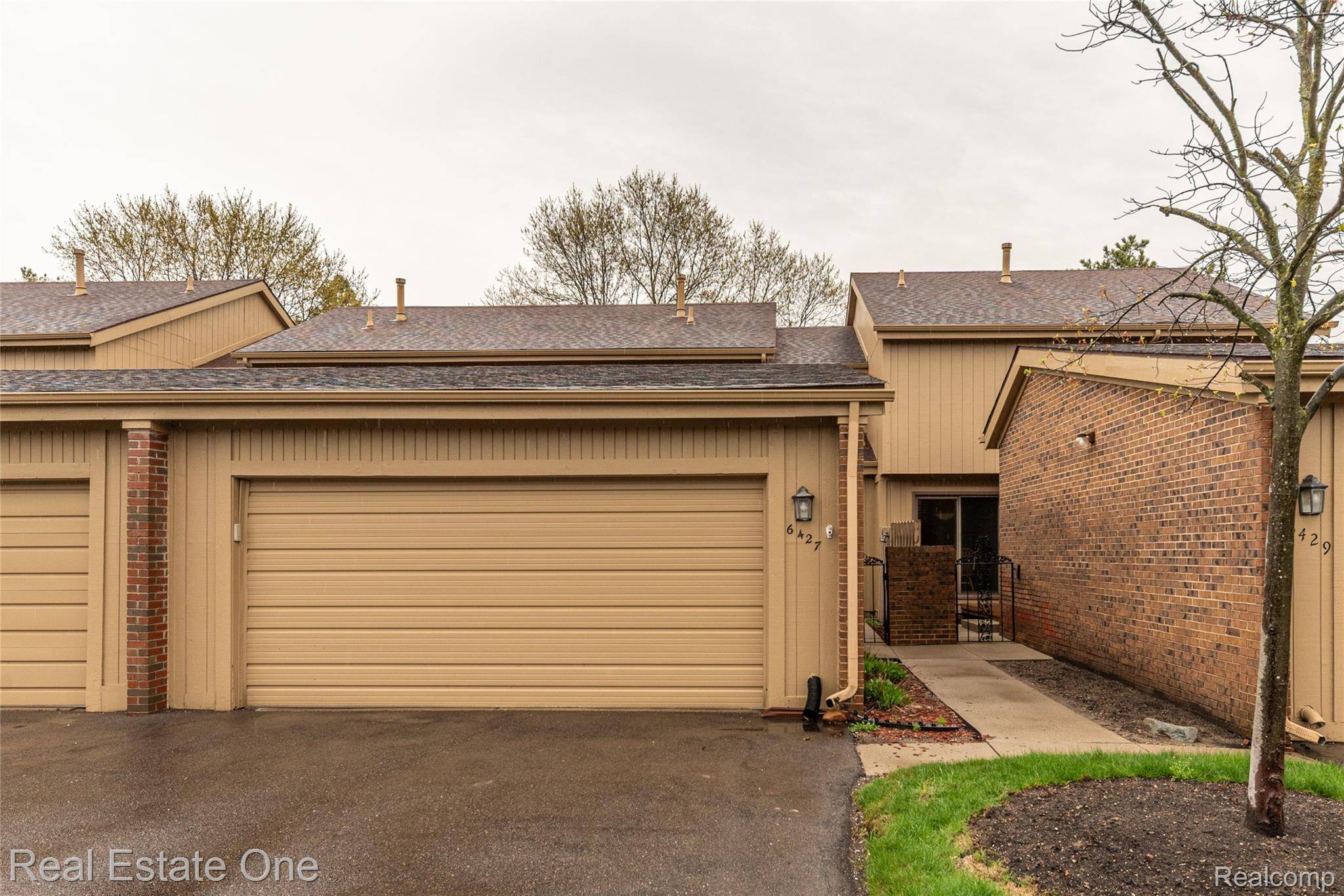 6427 RICHARD RUN #10, West Bloomfield Charter Township, MI 48322