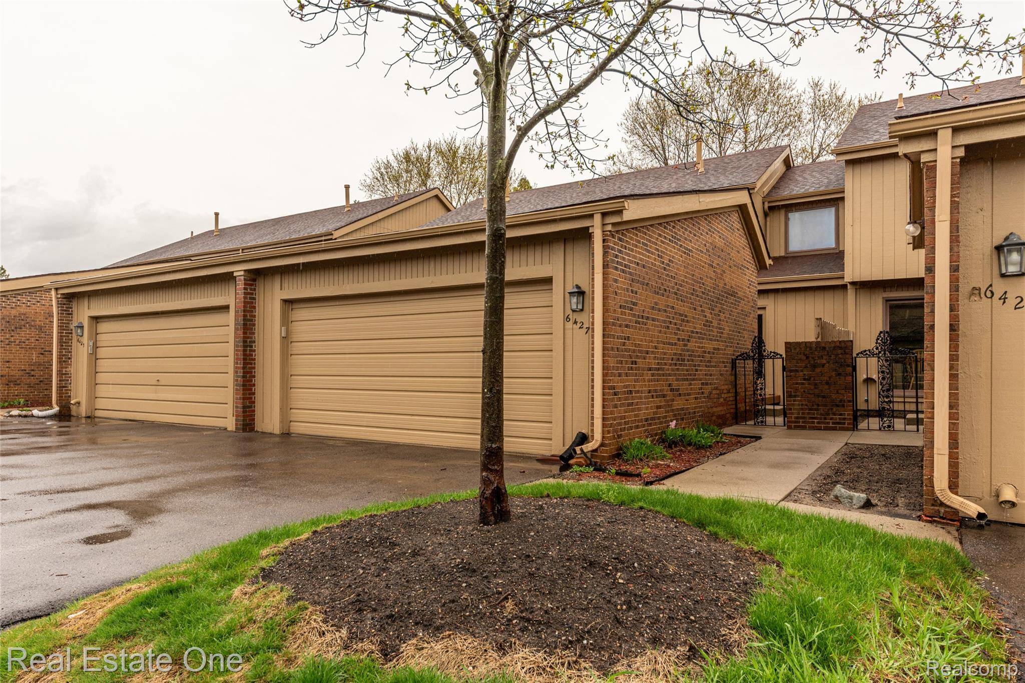 6427 RICHARD RUN #10, West Bloomfield Charter Township, MI 48322