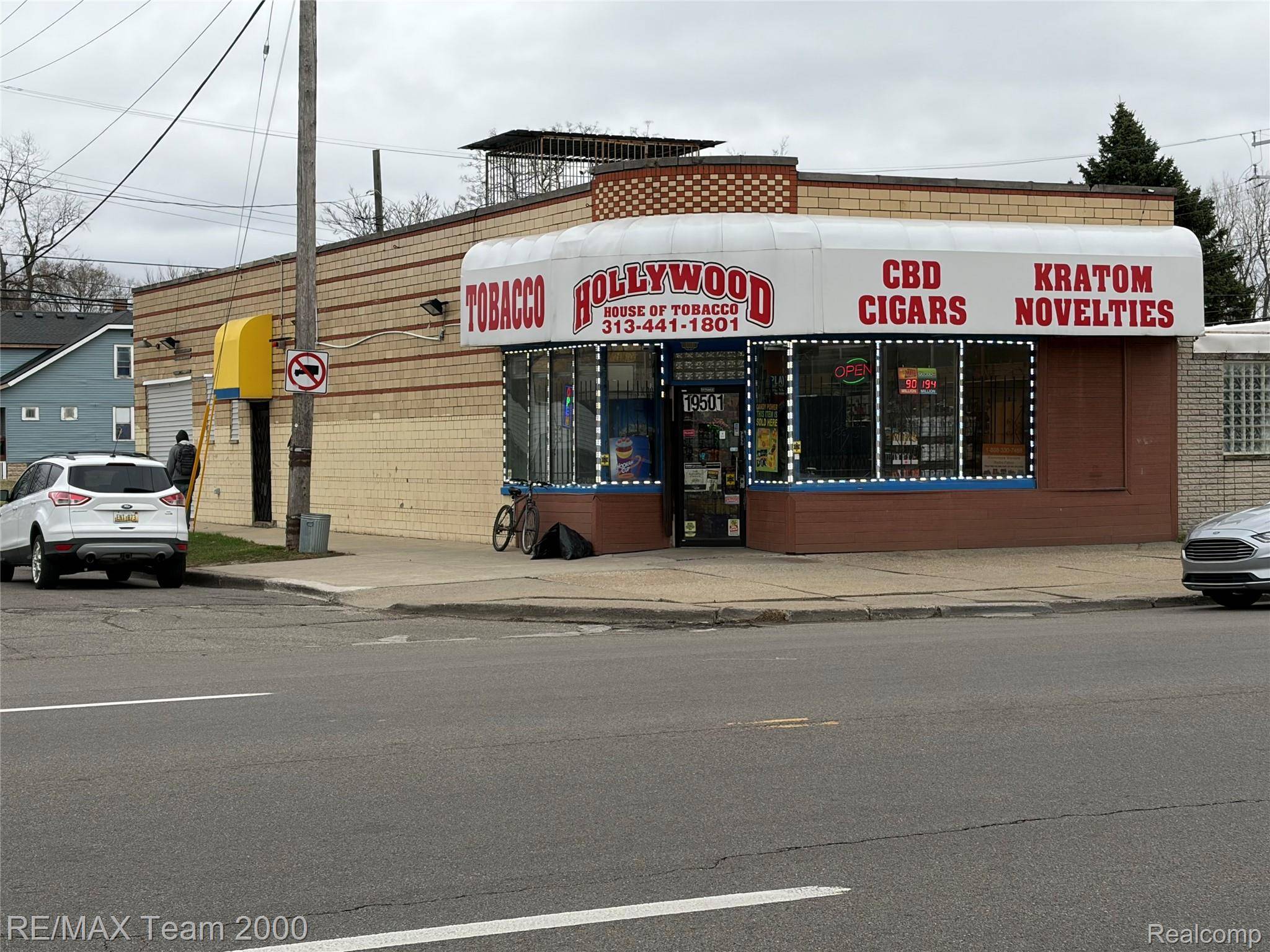 19501 W Warren AVE, Detroit, MI 48228