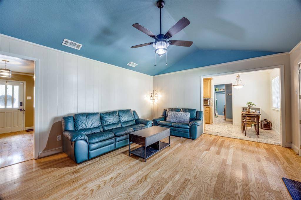 1023 N Leslie Avenue, Sherman, TX 75092