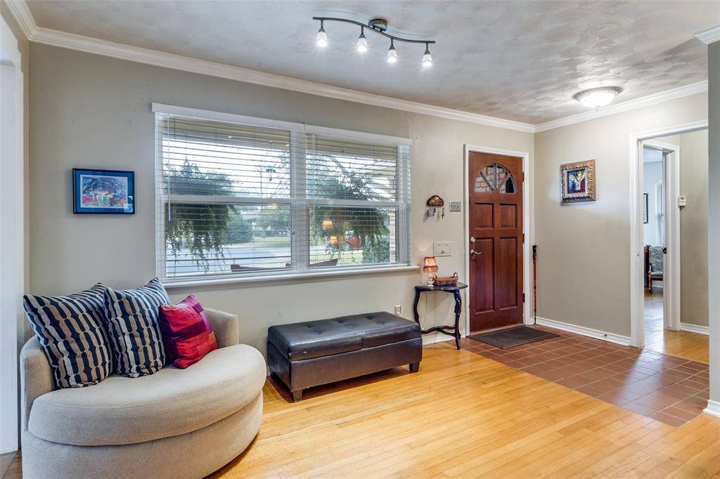 8518 Sweetwood Drive, Dallas, TX 75228