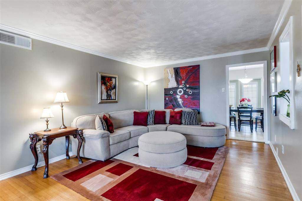 8518 Sweetwood Drive, Dallas, TX 75228