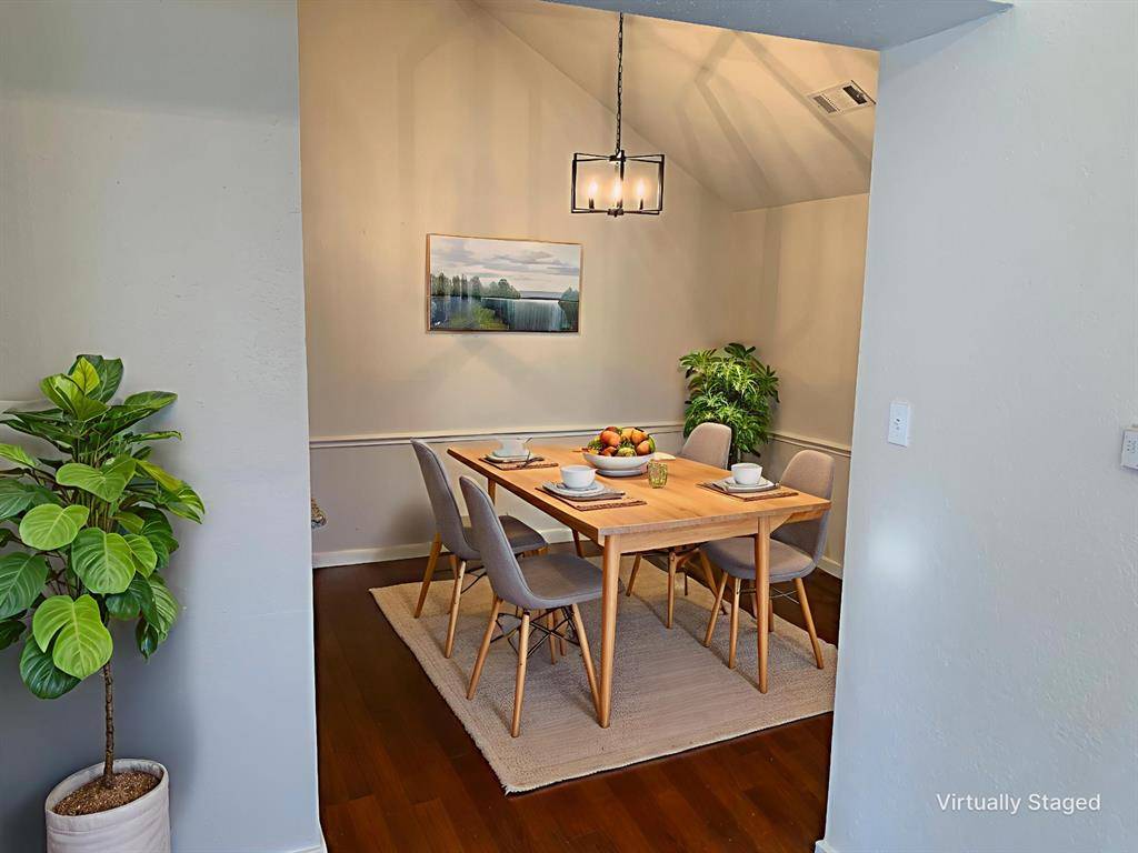 3903 Wanklyn Court, Dallas, TX 75237